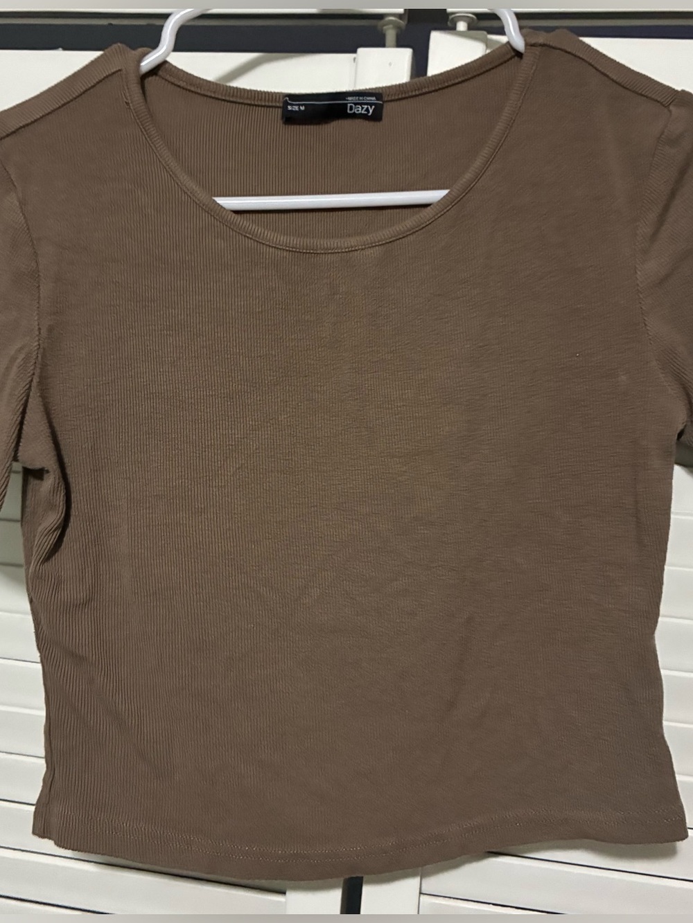 Dazy Women's Brown Ribbed Short Sleeve Top